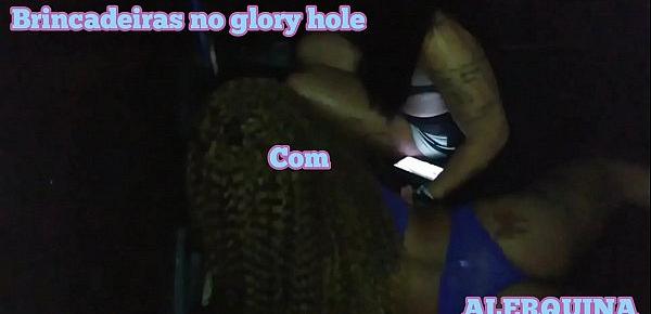  Brincadeiras no glory hole com *Gata Mística* Kellypivetinharj* e Nickproducoes